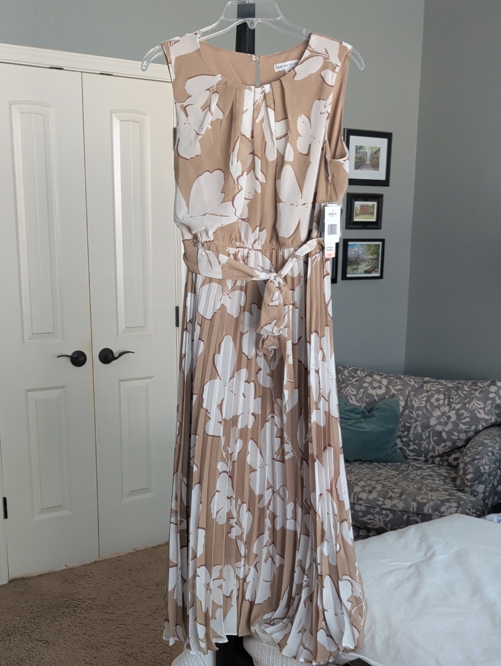 Sandra Darren Beige and White Floral Pleated Maxi Dress